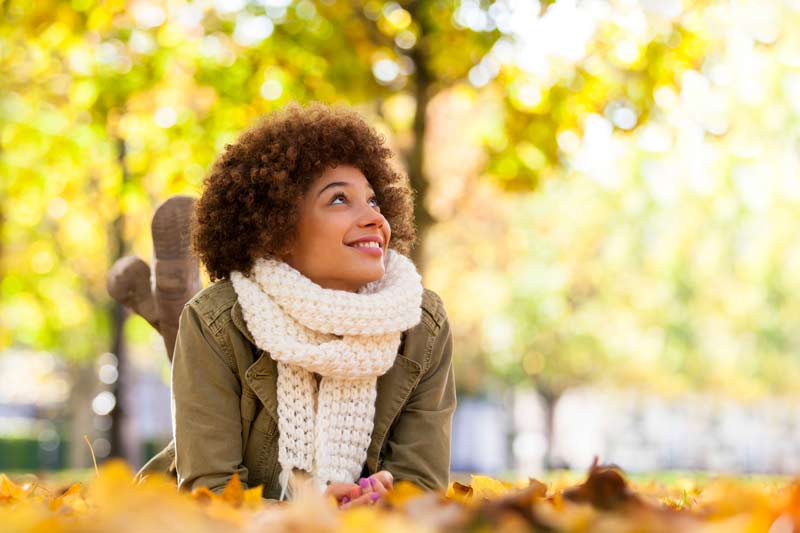 Mujer en otoño