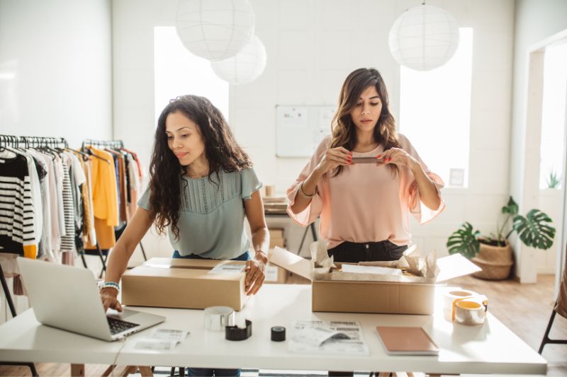 Cómo declarar los impuestos de una pequeña empresa [Guía para principiantes].